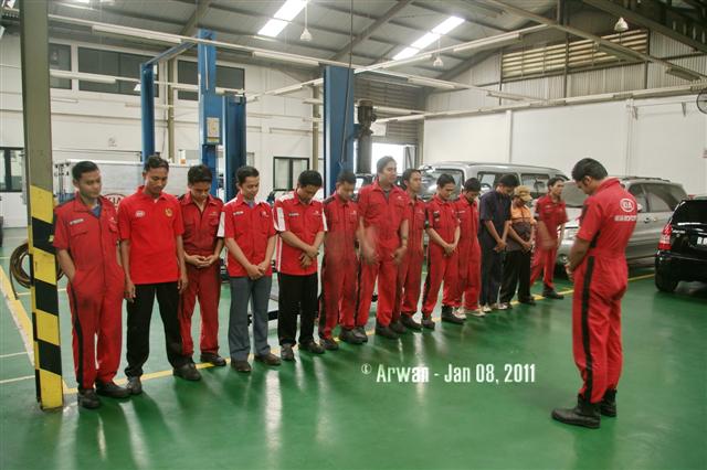 melongok bengkel resmi kmi garuda - 08 januari 2011 110108 garuda - apel pagi 01 - IMGP3046 (Small)